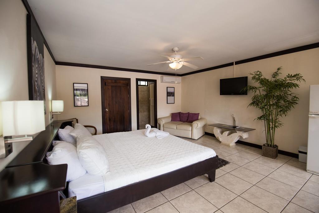 Tuanis Aparthotel Jaco Exterior photo
