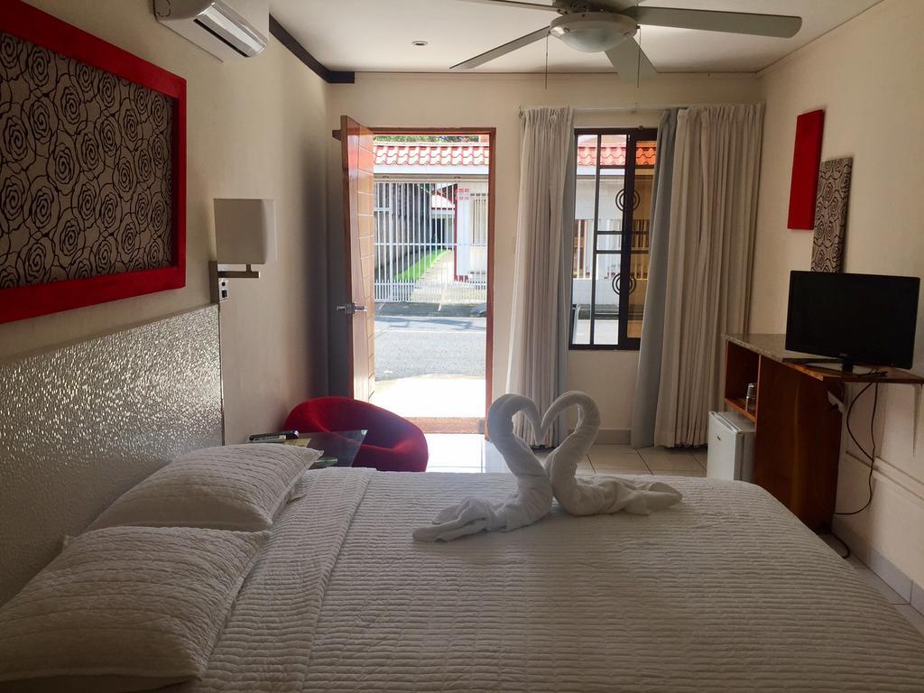 Tuanis Aparthotel Jaco Exterior photo